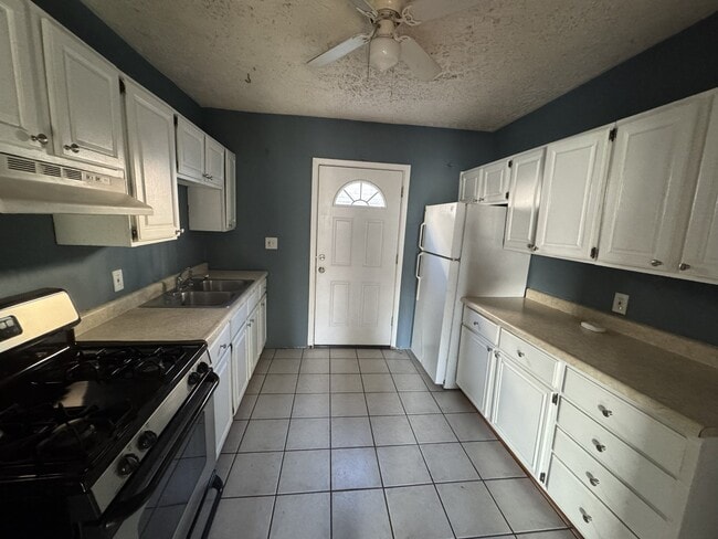 Building Photo - 513 52nd St