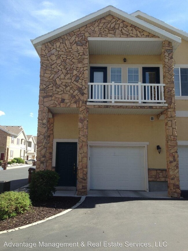 Building Photo - 1174 S. Meadow Fork Rd. 6