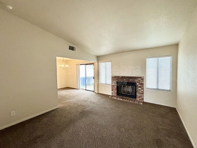 Foto del edificio - 3072 Colony Park Dr