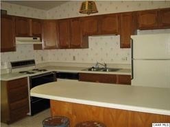 Building Photo - 1 Elm Ct