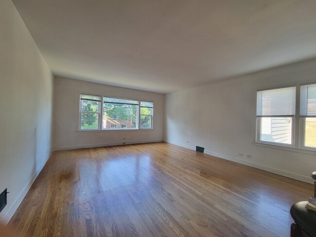 Foto del edificio - 2707 W Berwyn Ave