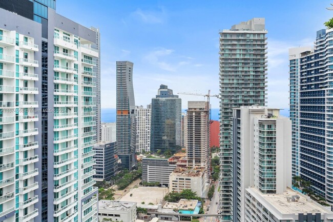 Building Photo - 1000 Brickell Plaza