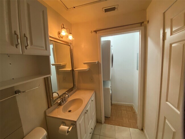Foto del edificio - 10855 Meadowglen Ln