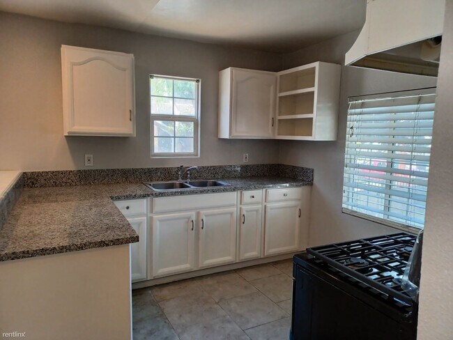 Foto del edificio - 3 br, 1 bath Duplex - 2994 9th Street 2994