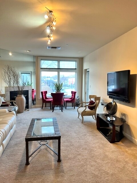 Building Photo - 35 Harborview Dr