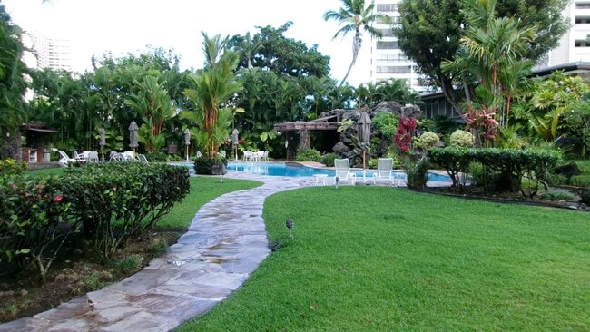 Building Photo - Punahou Cliffs