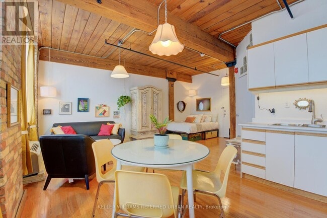 Building Photo - 24 Noble St