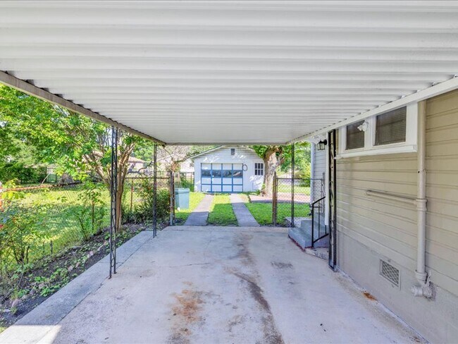 Building Photo - 3613 F L Shuttlesworth Dr