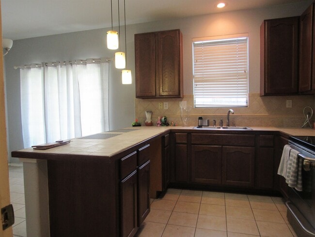 Building Photo - 9310 Albany Dr