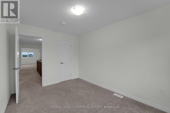 Photo du bâtiment - 15 Lloyd Davies Wy