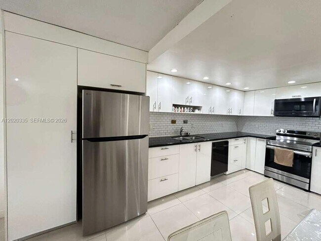 Foto del edificio - 1351 NE Miami Gardens Dr