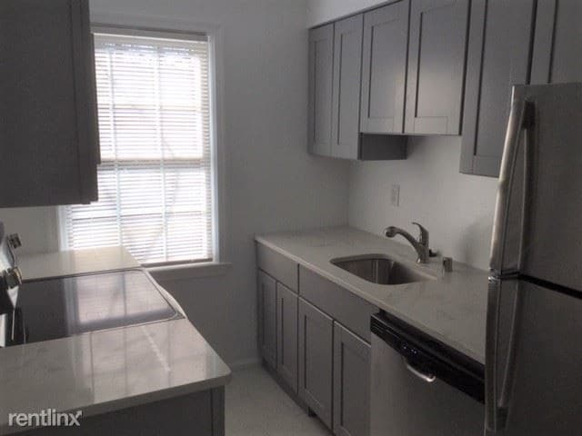 Building Photo - 2143 Suitland Terrace SE