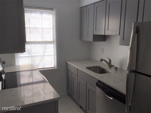 Building Photo - 2143 Suitland Terrace SE