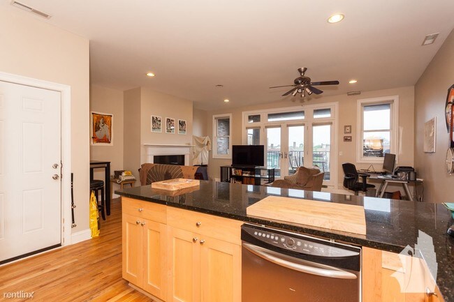 Foto del edificio - 2 br, 2 bath Condo - 1533 N Western Ave