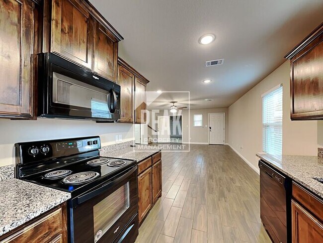 Building Photo - Beautiful Townhome for Rent in Granbury!