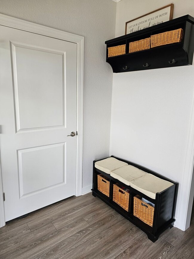 Foto del edificio - 1949 Bexley Ln