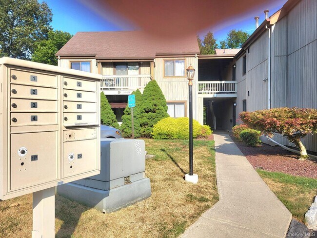 Foto del edificio - 128 Sycamore Dr
