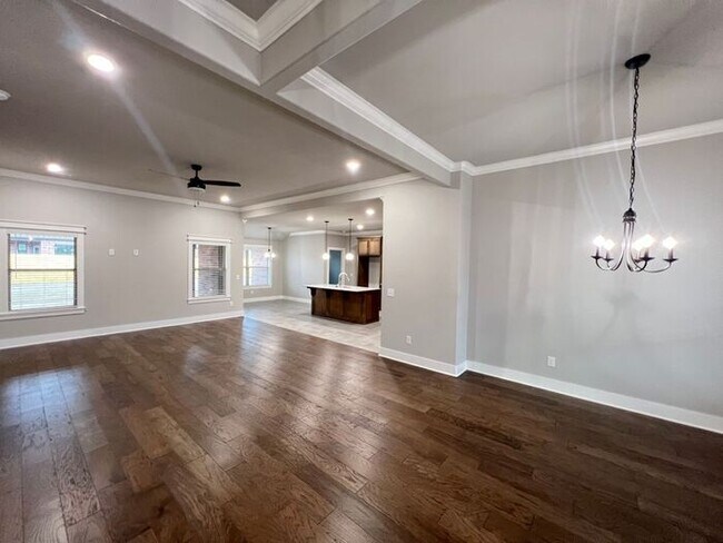 Building Photo - Single-Family Home- Well-Sought after Coop...