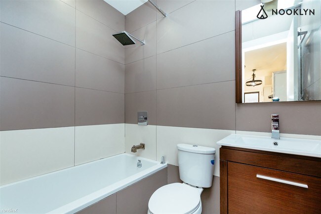 Foto del edificio - 1020 Manhattan Ave