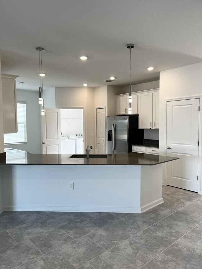 Building Photo - 8979 Chipping Square Ln