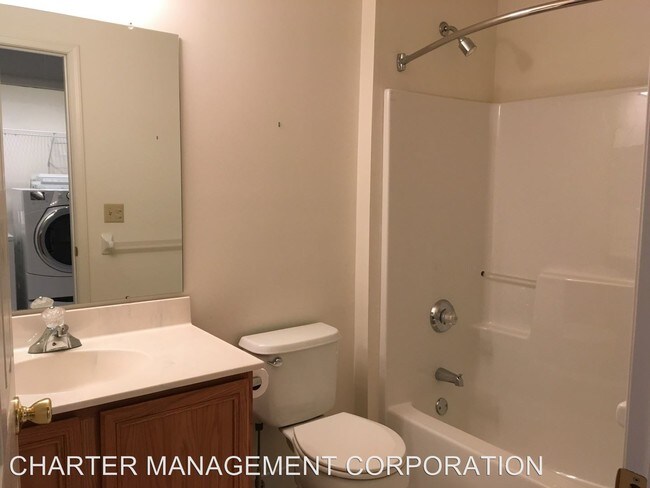 Building Photo - 4 br, 3 bath House - 131 Riverwoods Drive