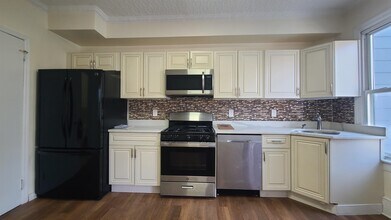 Building Photo - 135 72nd St