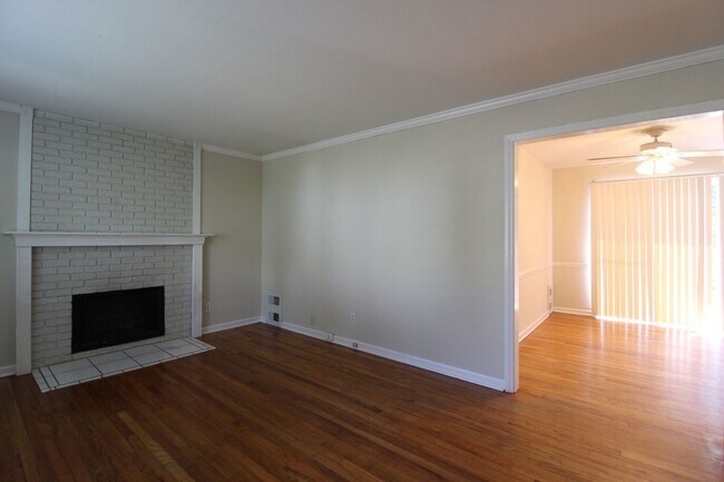 Foto del edificio - 2 Bedroom 1 Bath Home in Overland Park Kansas