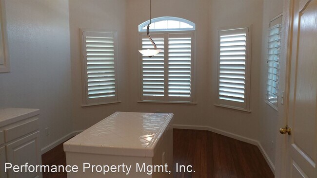 Foto del edificio - 3 br, 2 bath House - 2957 E. Solar Ave.