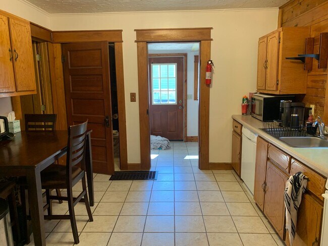Foto del edificio - 302 E 17th St