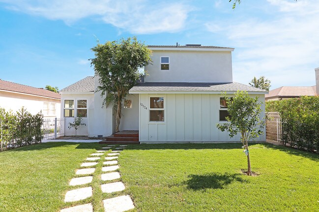 Foto del edificio - 12524 WOODBINE St