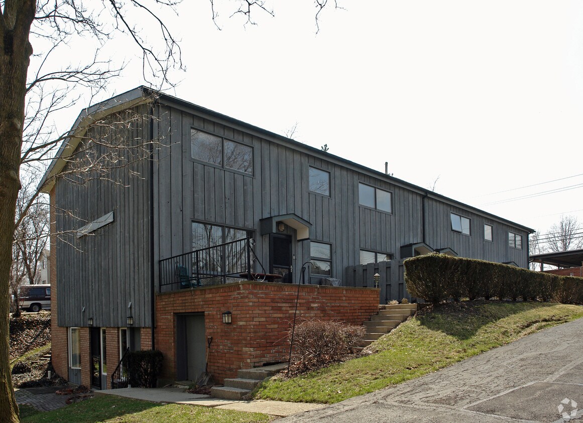 11453 Pearl Rd, Strongsville, OH 44136 Apartments in Strongsville, OH