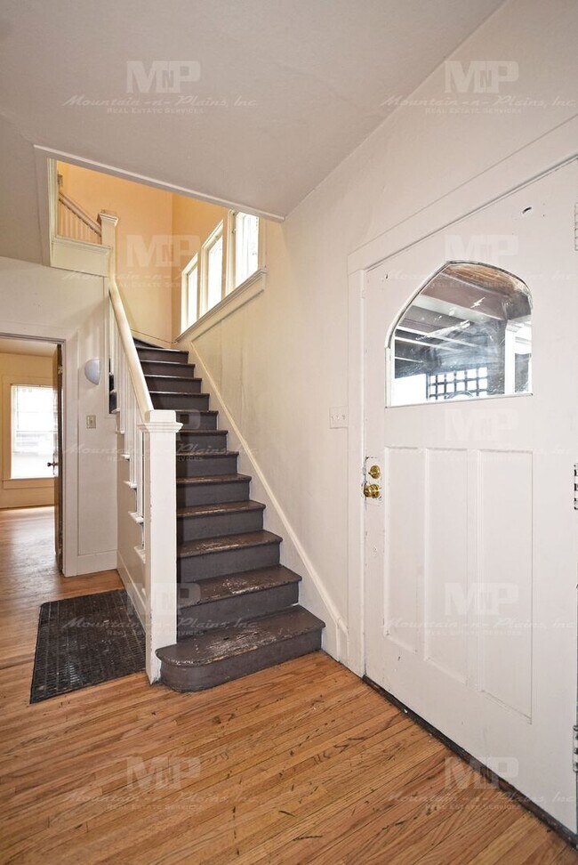 Foto del edificio - 322 W Laurel St