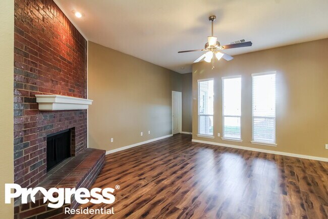 Building Photo - 1552 Warwick Dr