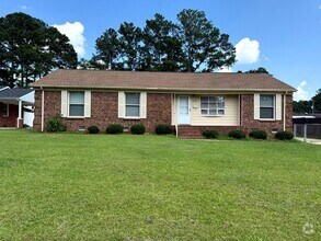 Building Photo - 529 Waterbury Dr