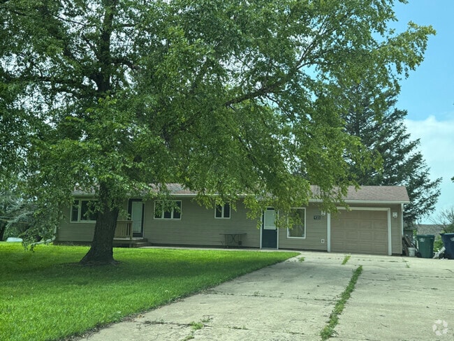 Building Photo - 935 N Rerick Ave