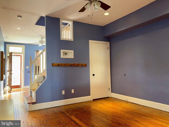 Building Photo - 206 Rector St