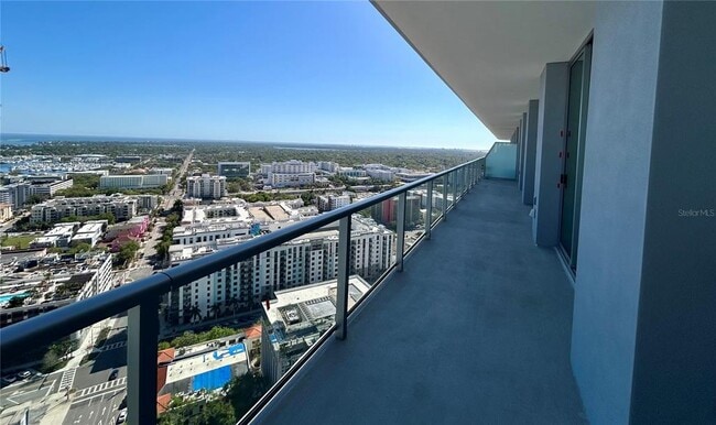 Foto del edificio - 400 Central Ave