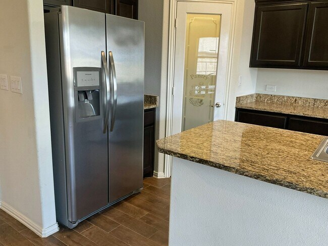 Foto del edificio - 7321 Fossell Ranch RD