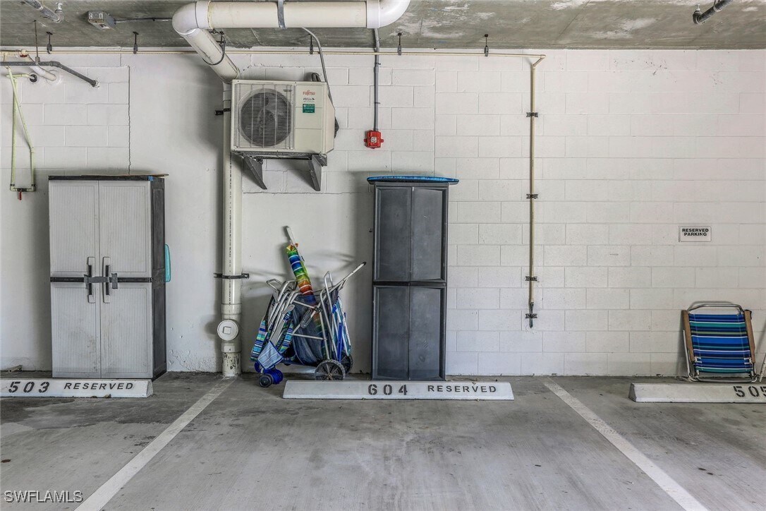 Primary Photo - 470 Launch Cir