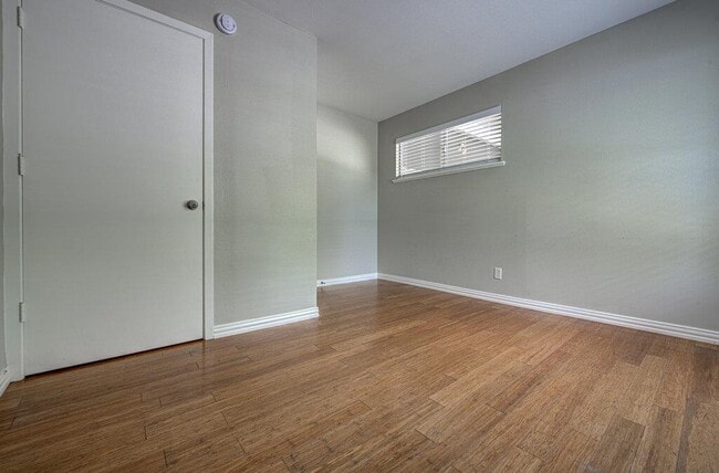 Building Photo - 4806 Avenue F