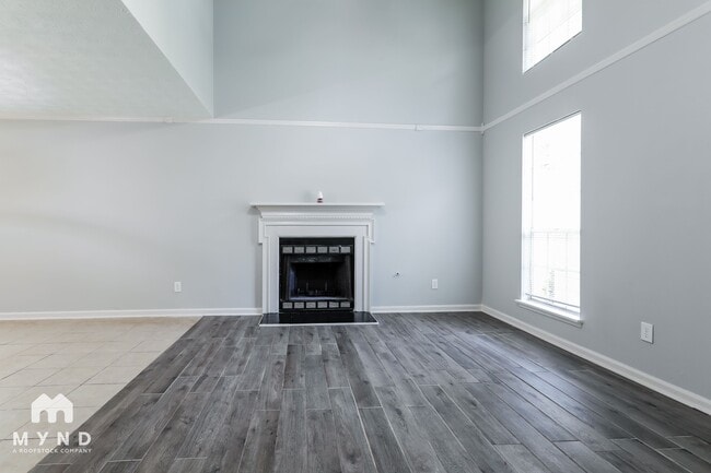 Building Photo - 5550 Panola Pl