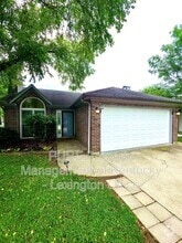 Building Photo - 3725 Cottage Cir