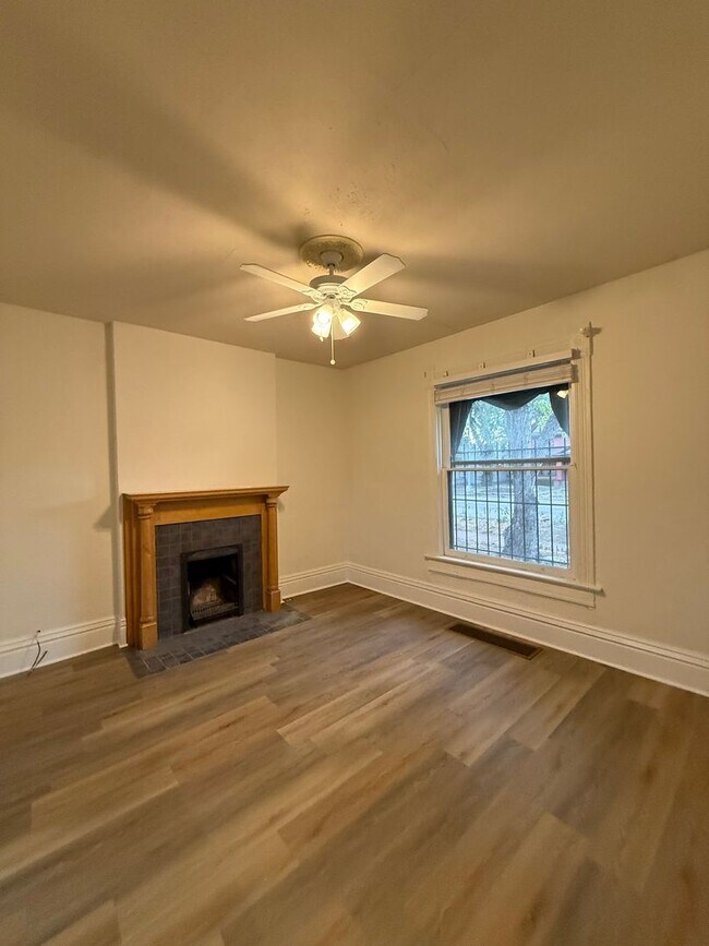 Photo - 156 S Lincoln Street Apartment