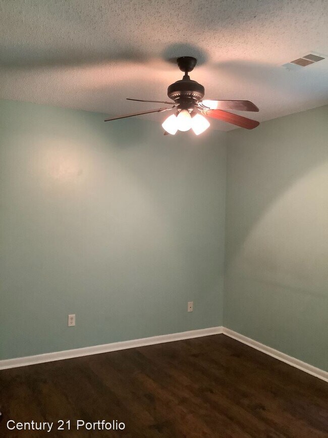 Building Photo - 2 br, 1 bath House - 4300 Timberlake