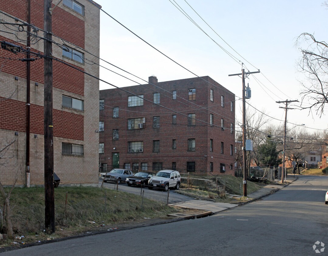 Primary Photo - 2936 Knox Pl SE