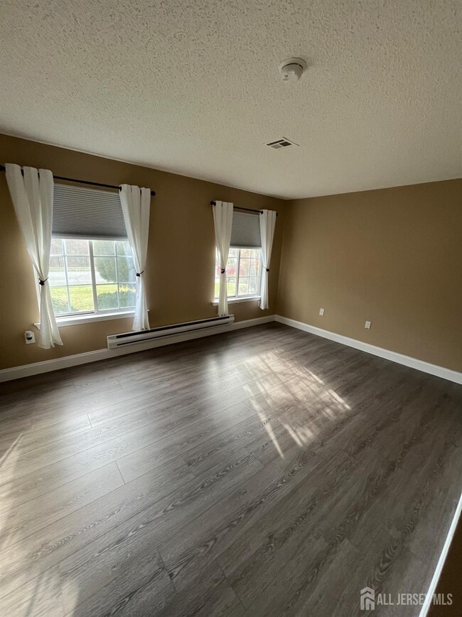 Foto del edificio - 572B Nutley Dr