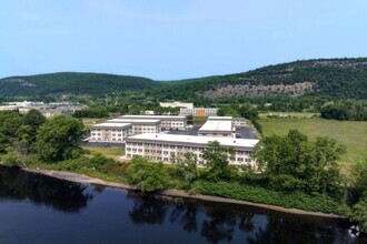 Building Photo - 114 Riverside Dr