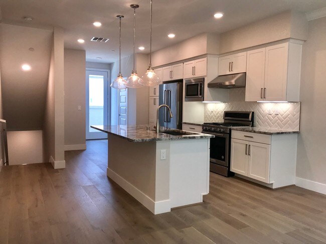 Foto del edificio - 1506 Cherry Cir