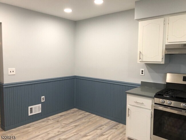 Foto del edificio - 226 Wildflower Ln