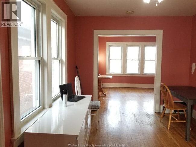 Photo du bâtiment - 1093 Howard Ave